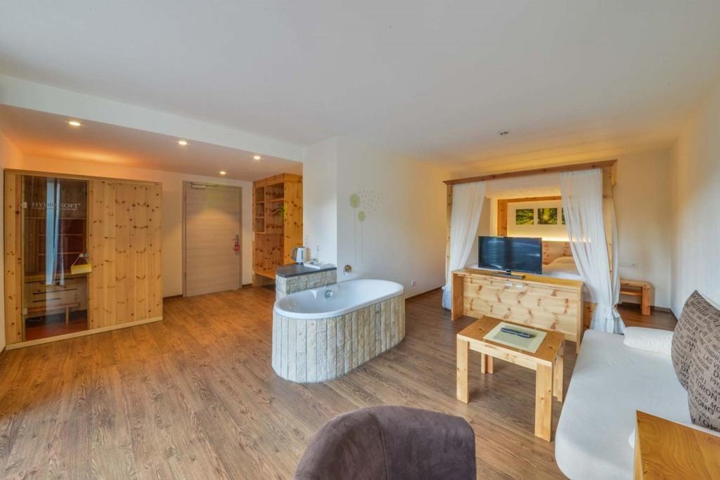 Hotel Gasthof Heckl Kinding Esterno foto